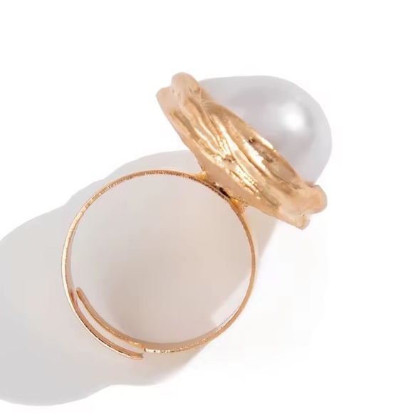 Champagne Gold Barogue Ring - Picture 5 of 6